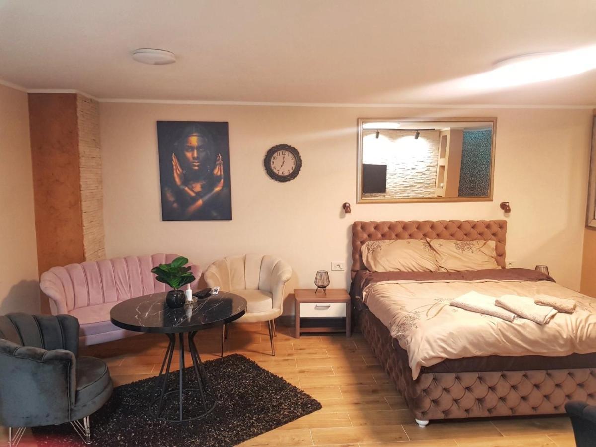 Aris Lux Apartment Nis Bagian luar foto